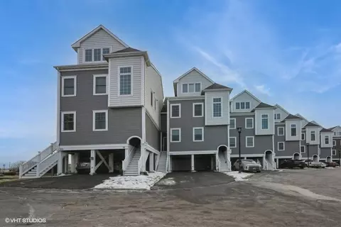 311 Marina Pointe Dr #H, Oceanside, NY 11572