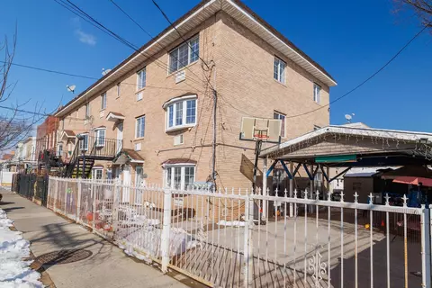 106-55 156th St, Jamaica, NY 11433