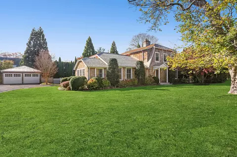 11 Buell Lane Ext, East Hampton, NY 11937