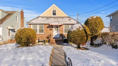 79 Bethel Rd, North Hempstead, NY 11507