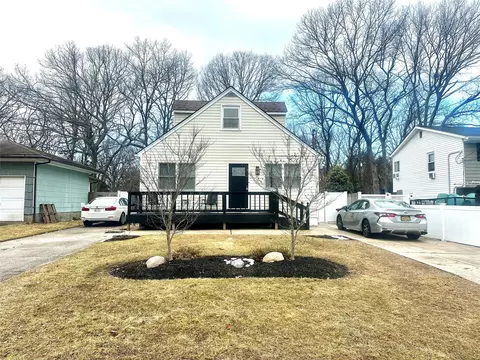 128 Smithtown Polk Blvd, Centereach, NY 11720