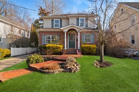 259 Morris Ave, Rockville Centre, NY 11570