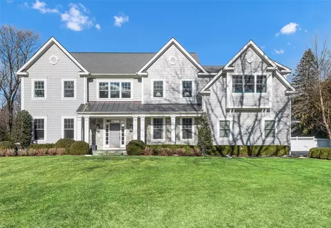 6 Seymour Pl E, North Castle, NY 10504