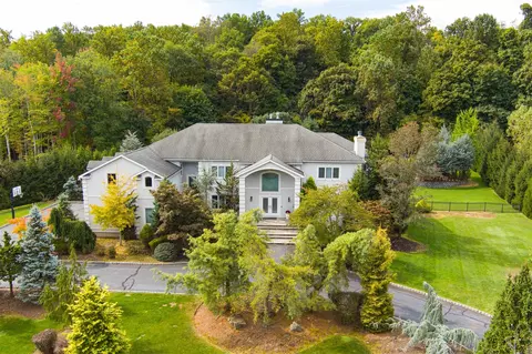 341 Pleasant Hill Dr, Clarkstown, NY 10956