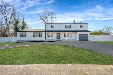 50 Watson Ave, West Babylon, NY 11704
