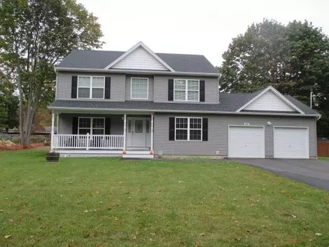 210 Donegan Ave, Brookhaven, NY 11772