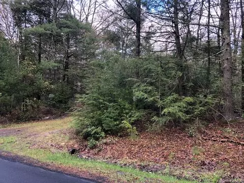 Crawford Road, Highland, NY 12528