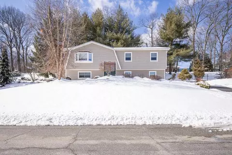 13 Stonecrest Dr, Thiells, NY 10984