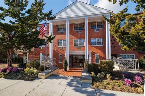 250 N Village Ave #B22, Rockville Centre, NY 11570