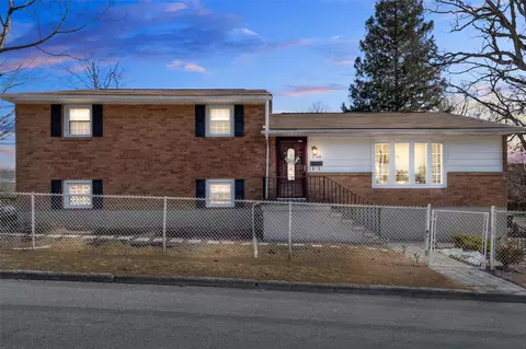 2 Roe Ave, Highlands, NY 10928