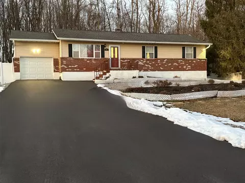 83 Spring St, Poughkeepsie, NY 12601