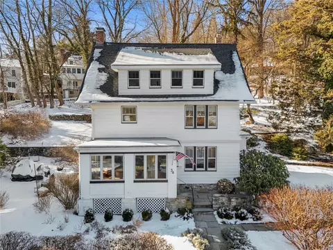 34 Sarles Ln, Mount Pleasant, NY 10570