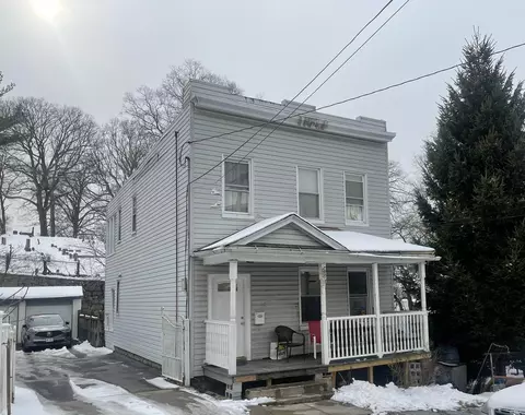 16 Homesite Pkwy, Yonkers, NY 10701