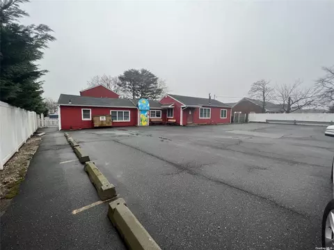 1191 Old Country Rd, Plainview, NY 11803