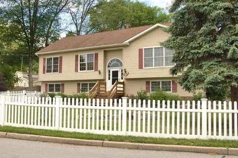 15 Overlook Pl, Highlands, NY 10922