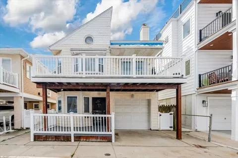 45 Wisconsin St, Long Beach, NY 11561