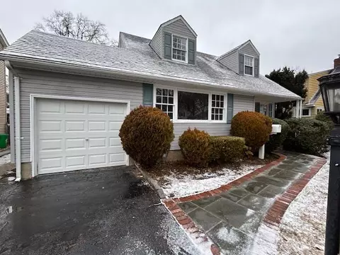 165 Chestnut St, Garden City, NY 11530