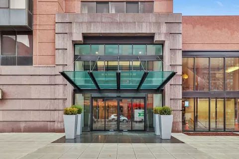 4 Martine Ave #907, White Plains, NY 10606