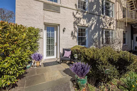 8 Brooklands #GB, Yonkers, NY 10708