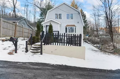 3 Worthington Dr W, Carmel, NY 10512