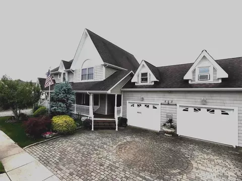 Undisclosed, Lindenhurst, NY 11757