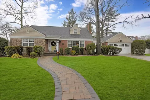 2628 Hendrickson Ave, Oceanside, NY 11572