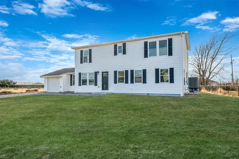 472 Bay Ave, Patchogue, NY 11772