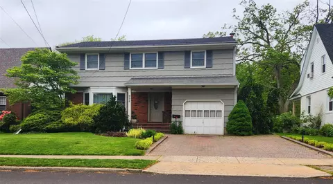 996 Stanton Ave, Baldwin, NY 11510
