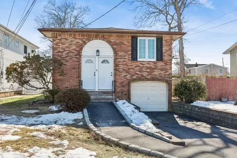 80 2nd St, Ronkonkoma, NY 11779