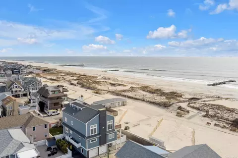 26 Mohawk Ave, East Atlantic Beach, NY 11561