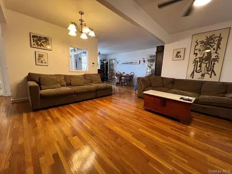 1425 Thieriot Ave #5L, New York, NY 10460