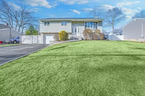 154 Northern Blvd, Saint James, NY 11780