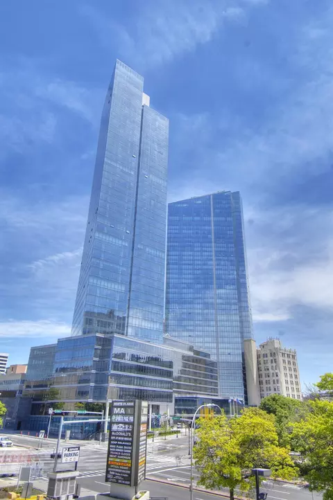 5 Renaissance Sq #16F, White Plains, NY 10601