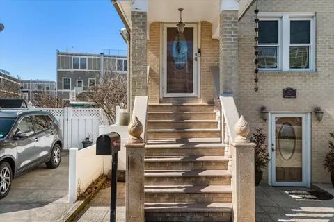 331 Beach 41st St, Far Rockaway, NY 11691