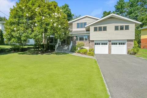 50 Black Birch Ln, Scarsdale, NY 10583