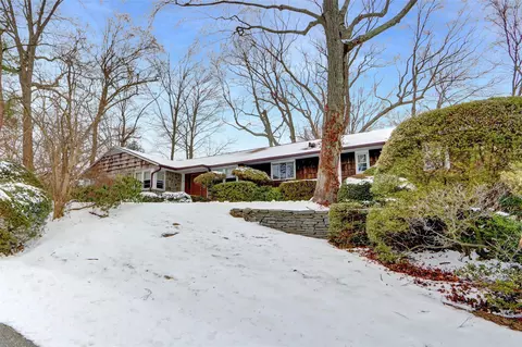 59 The Hemlocks, North Hempstead, NY 11576
