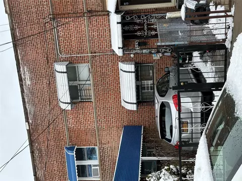 1253 E 223rd St, New York, NY 10466