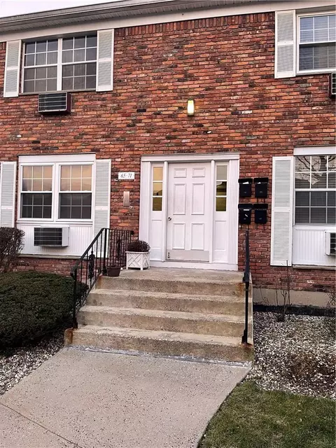 69 Doxbury Ln, Ramapo, NY 10901