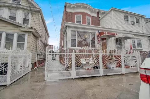10323 107th St, New York, NY 11417