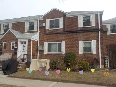255-02 73rd Ave #G-2, Glen Oaks, NY 11004