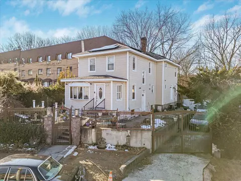 2541 Bouck Ave, New York, NY 10469