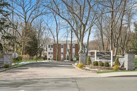 136 Church St #1D, Kings Park, NY 11754