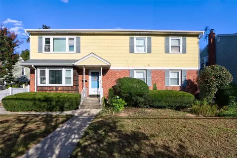 2675 Park Ave, Baldwin, NY 11510