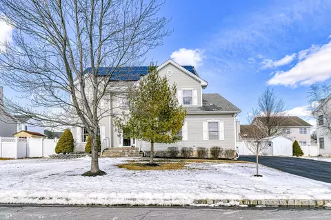 2808 Cherry Tree Way, New Windsor, NY 12553