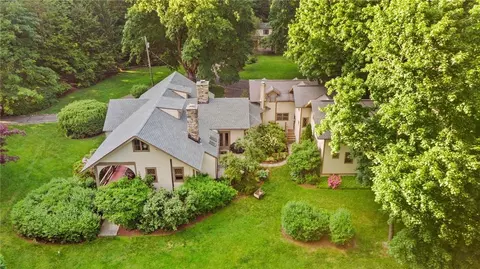 34 Lonetown, Redding, CT 06896