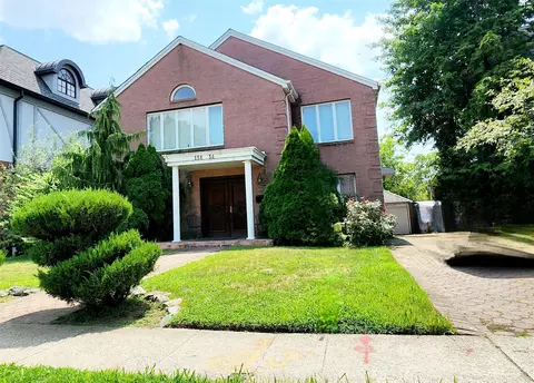 13834 78th Dr, New York, NY 11367 photo 1