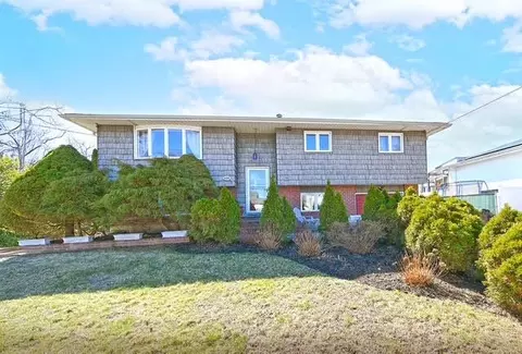 108 Wicks Rd, Commack, NY 11725