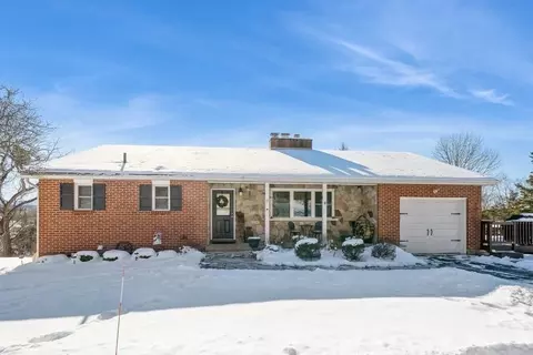 17 Distillery Rd, Warwick, NY 10990