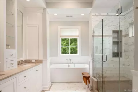 Bath - 56 Intervale Pl, Rye, NY 10580 photo 1 of 4