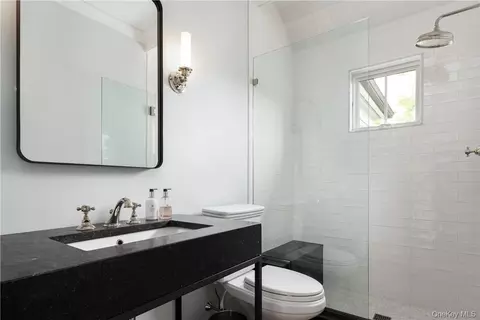 Bath - 56 Intervale Pl, Rye, NY 10580 photo 2 of 4